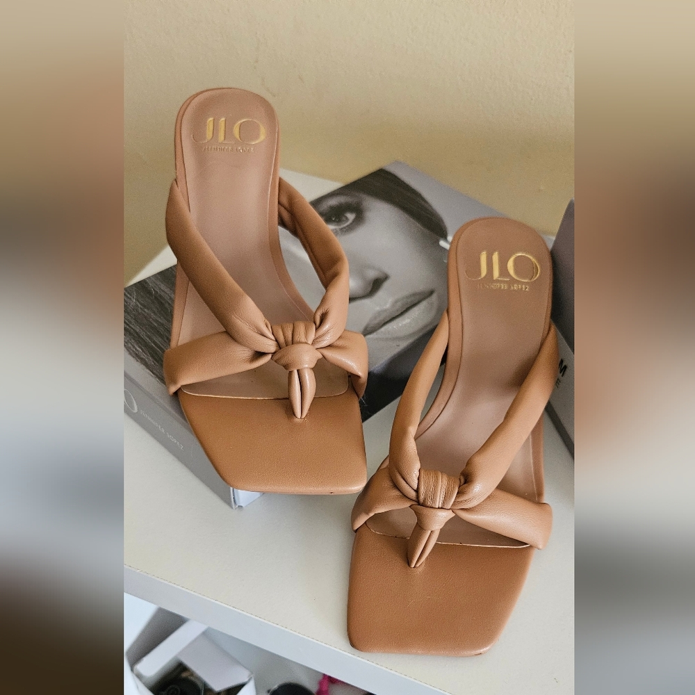 Jennifer Lopez Tan Knotted Square-Toe Slide Sandals